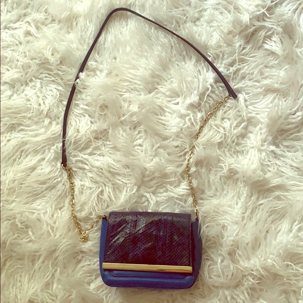 Chain cross body bag